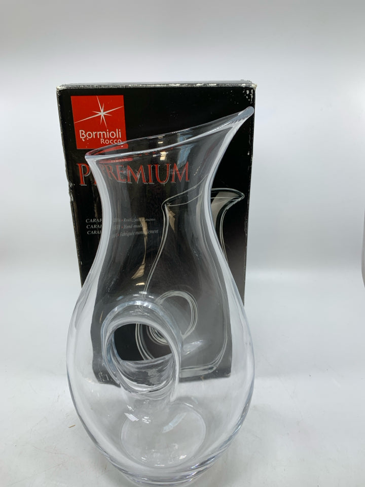 NIB DONUT HOLE GLASS DECANTER.