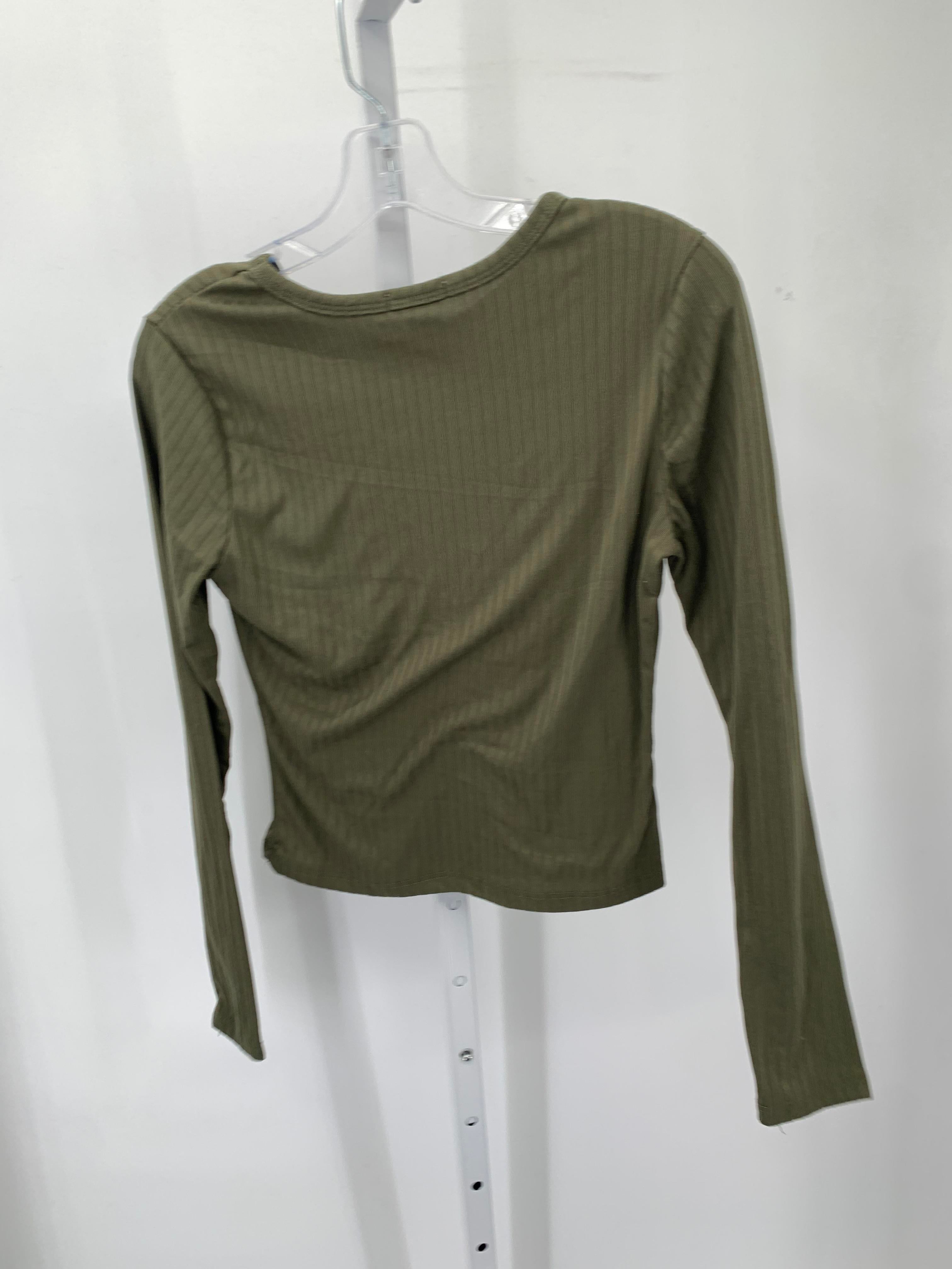 Size Medium Juniors Long Sleeve Shirt