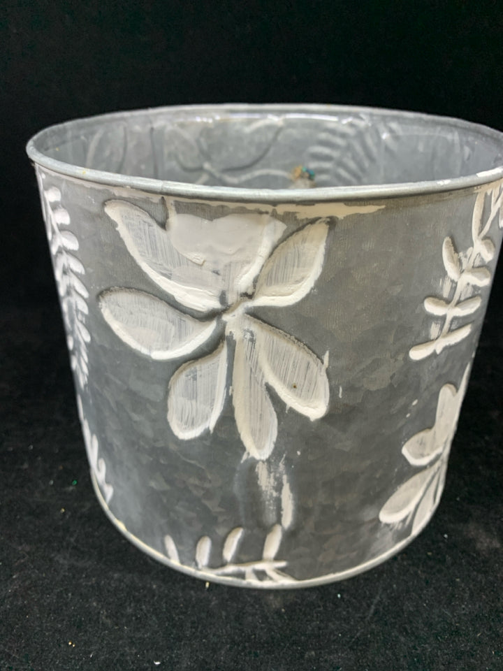 SILVER TIN PLANTER WHITE FLORAL.