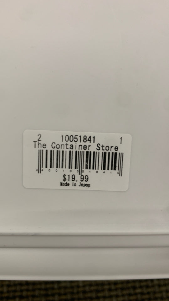 NARROW WHITE PLASTIC ORGANIZER.