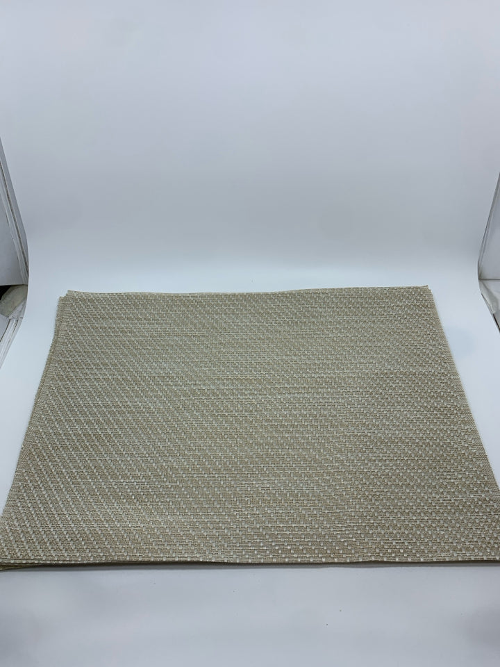6 WOVEN GLITTER PLACE MATS.