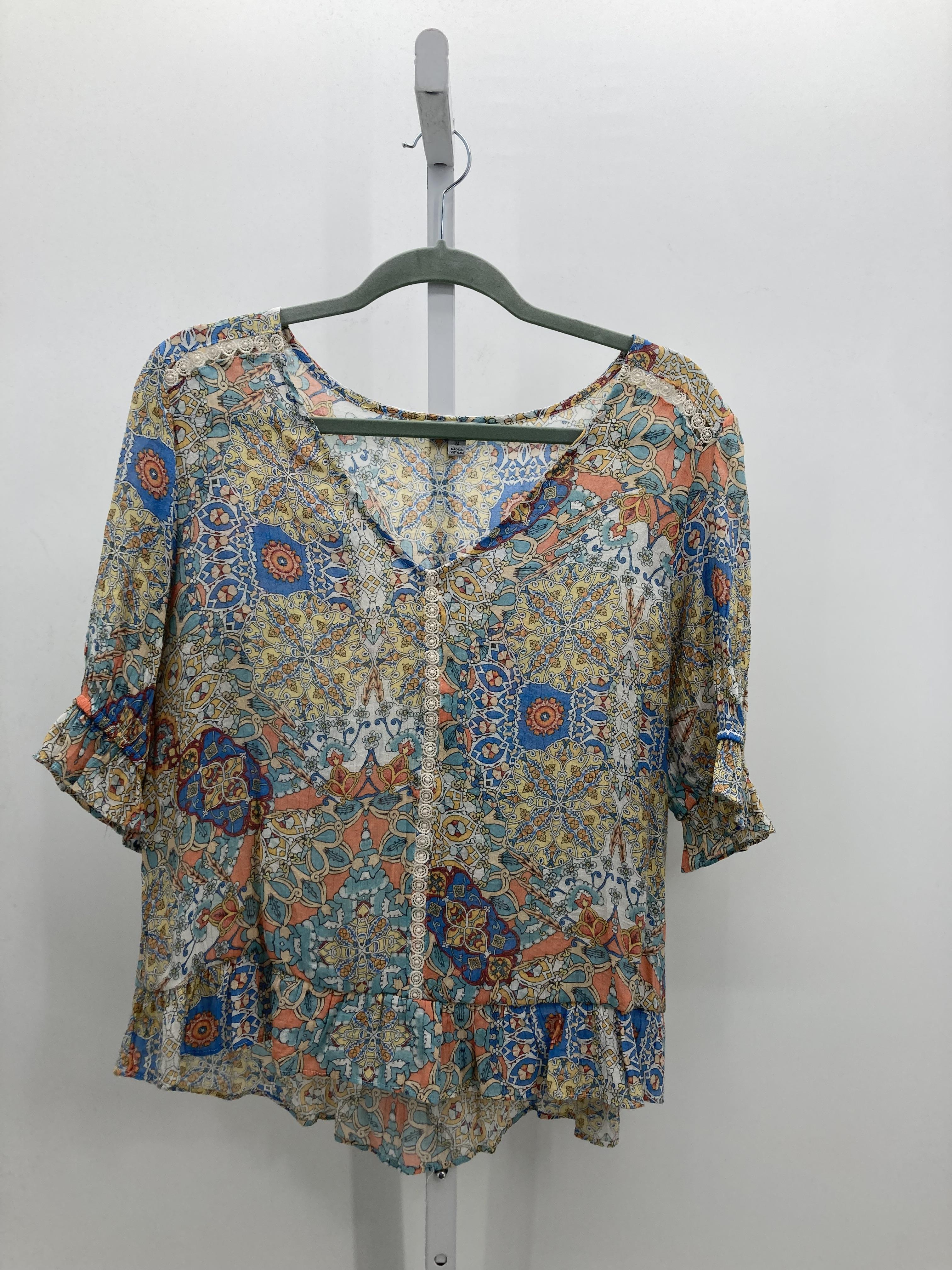 Size Medium Misses Short Sleeve Shirt
