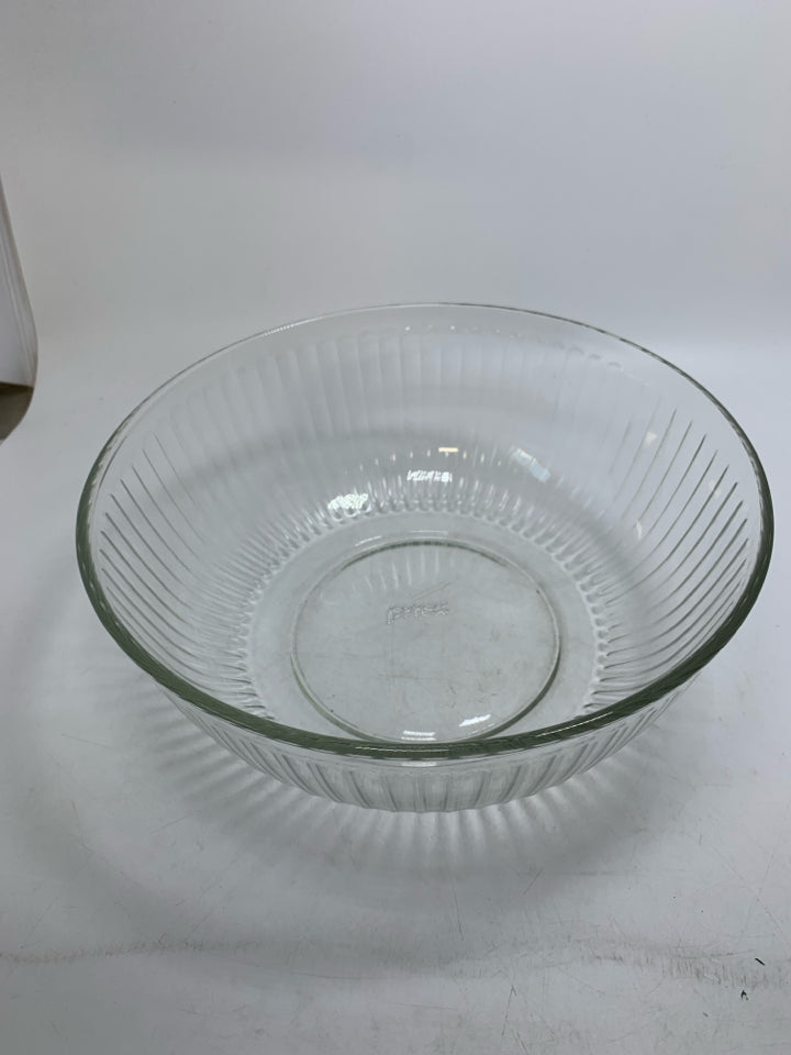 LARGE CLEAR RIBBED GLASS MIXING BOWL.