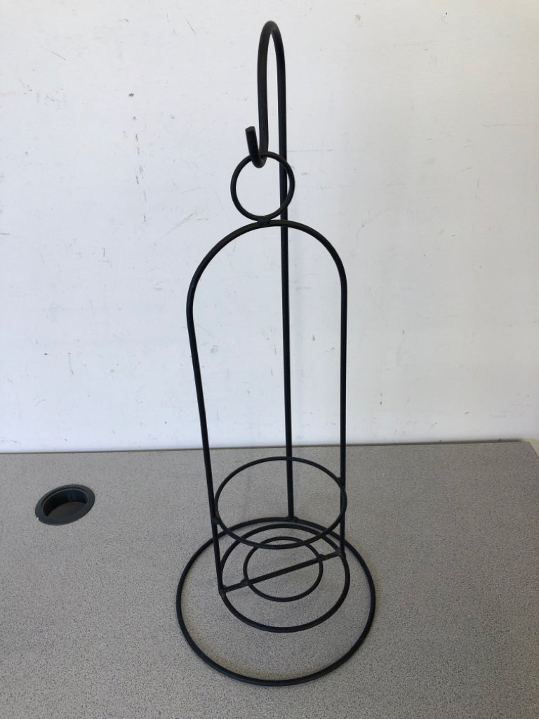 2 PC METAL JAR CANDLE HOLDER WITH BASE.