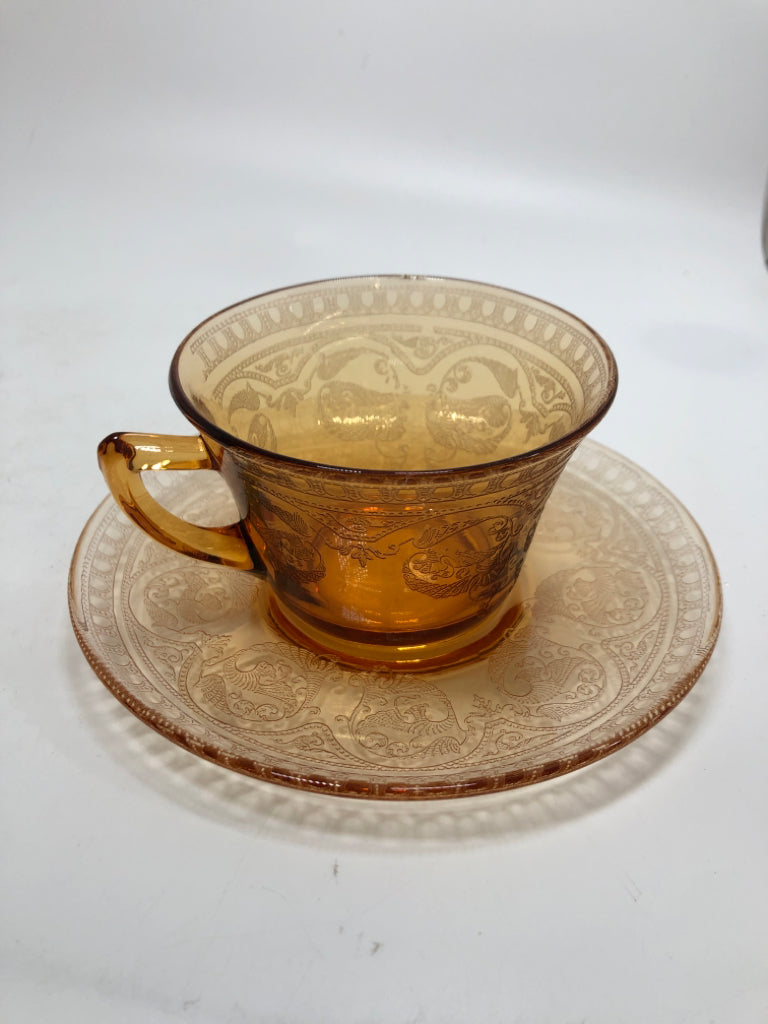 8PC VTG AMBER CUPS & SAUCERS.