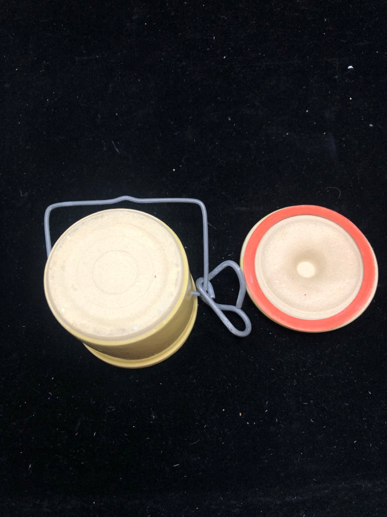 VTG YELLOW CERAMIC CHEESE CROCK LOCKING LID.