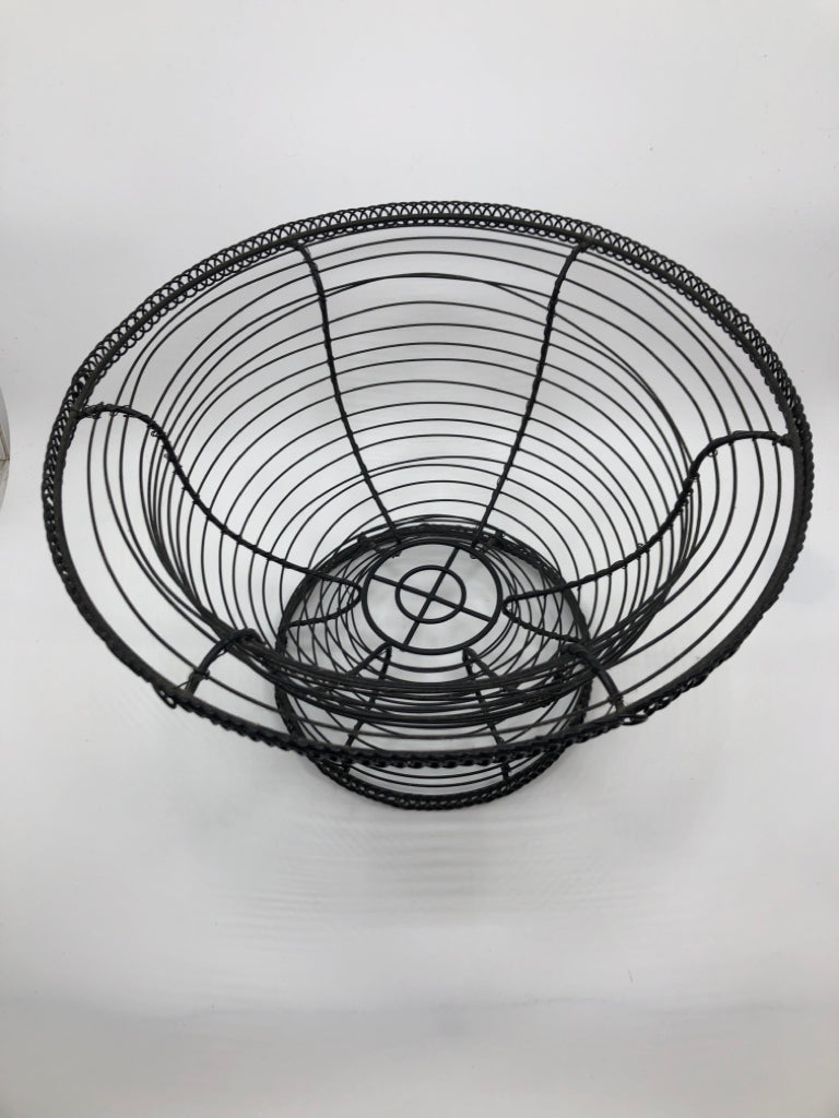 RAISED METAL FRUIT BOWL.