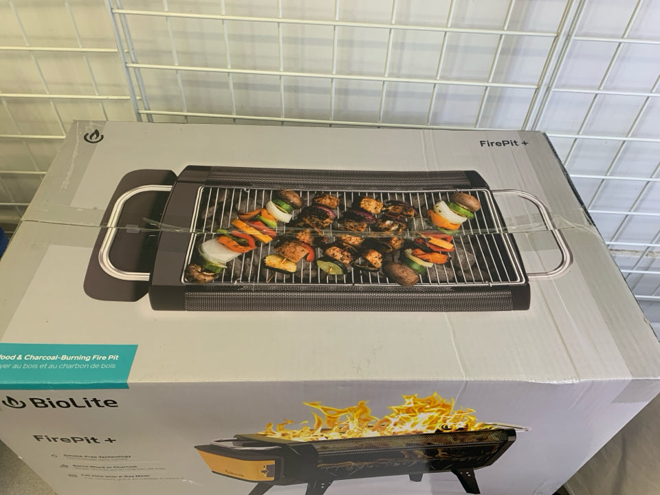 NIB BIOLITE FIREPIT + WOOD AND CHARCOAL-BURNING FIRE PIT