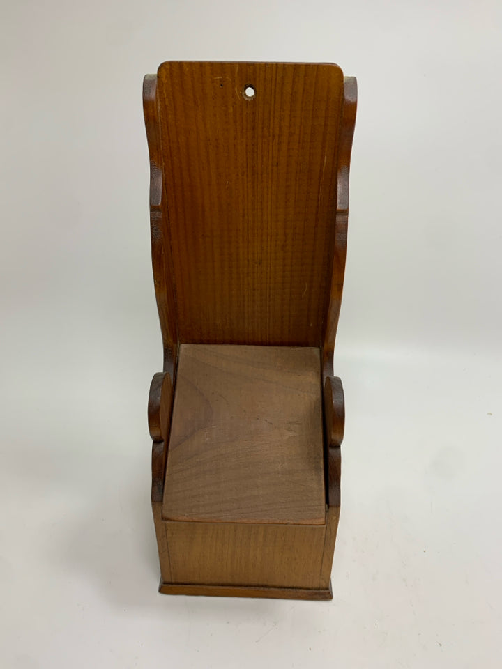 STANDING WOODEN WALL-ORGANIZER.