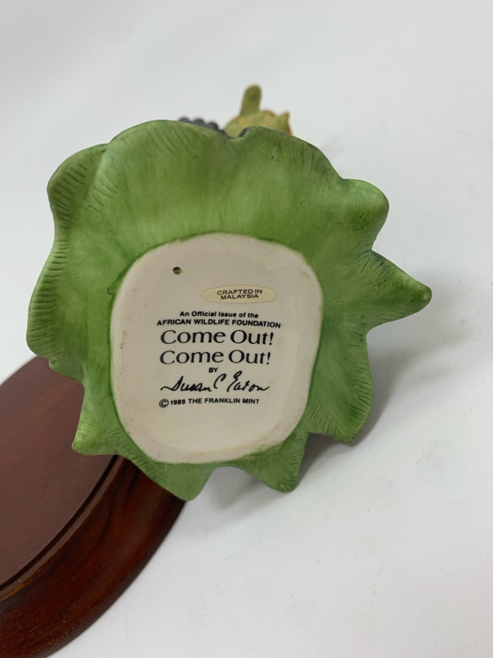 2PC COME OUT COME OUT- GORILLA FRANKLIN PORCELAIN FIGURINE W/STAND.