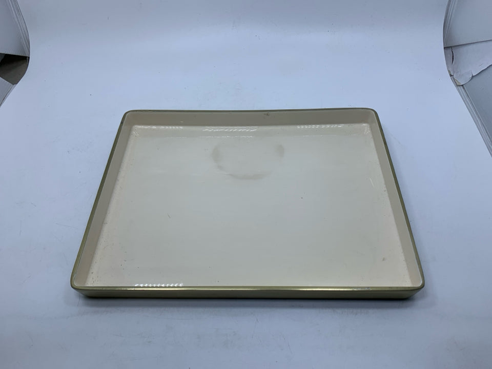 GOLD METAL W/ CREAM RESIN POUR INTERIOR DECORATIVE TRAY.