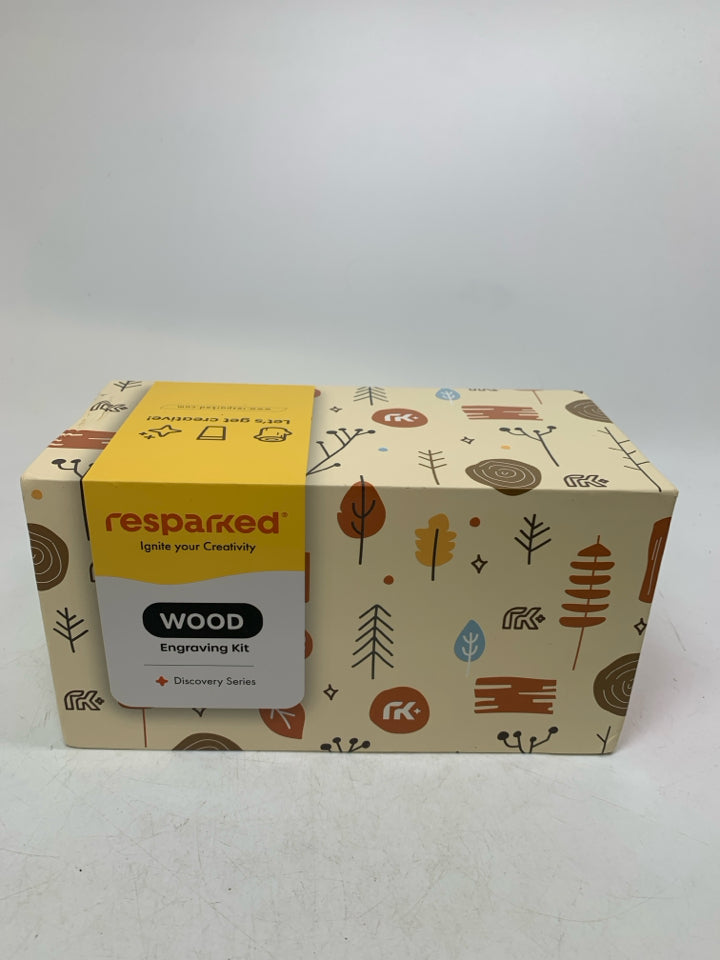 NIB WOOD ENGRAVING KIT.