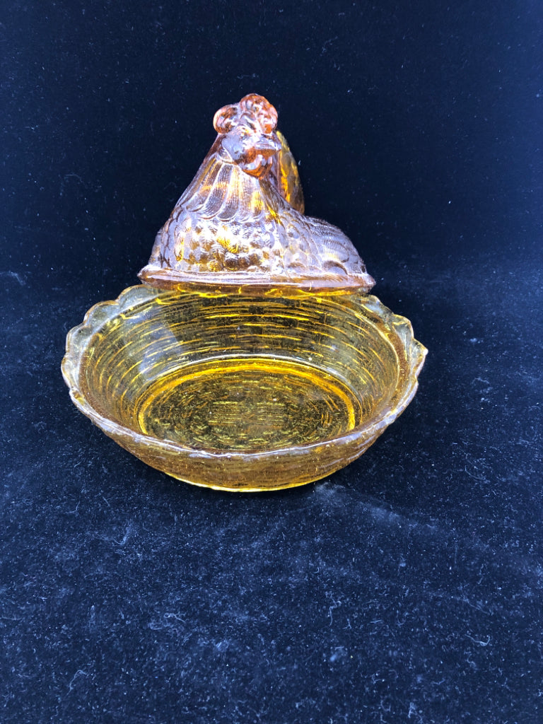 VTG AMBER GLASS ROOSTER IN BASKET CANDY DISH.