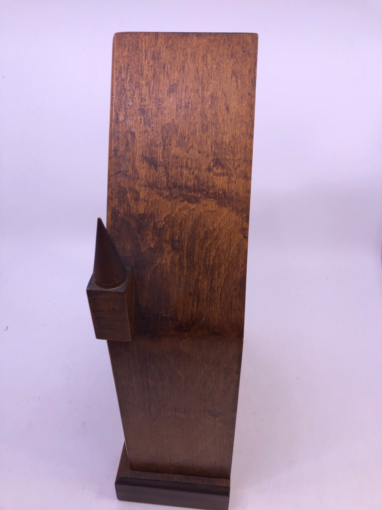 VTG HEAVY STEEPLE MANTLE CLOCK.