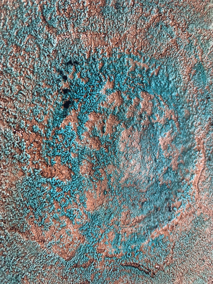 LARGE BLUE/PINK GLASS BOWL UNEVEN EDGE.