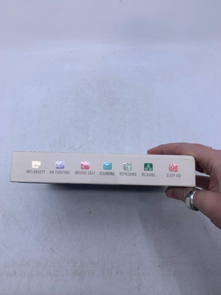 NIB 14 AROMATHERERAPY ESSENTIAL OILS.