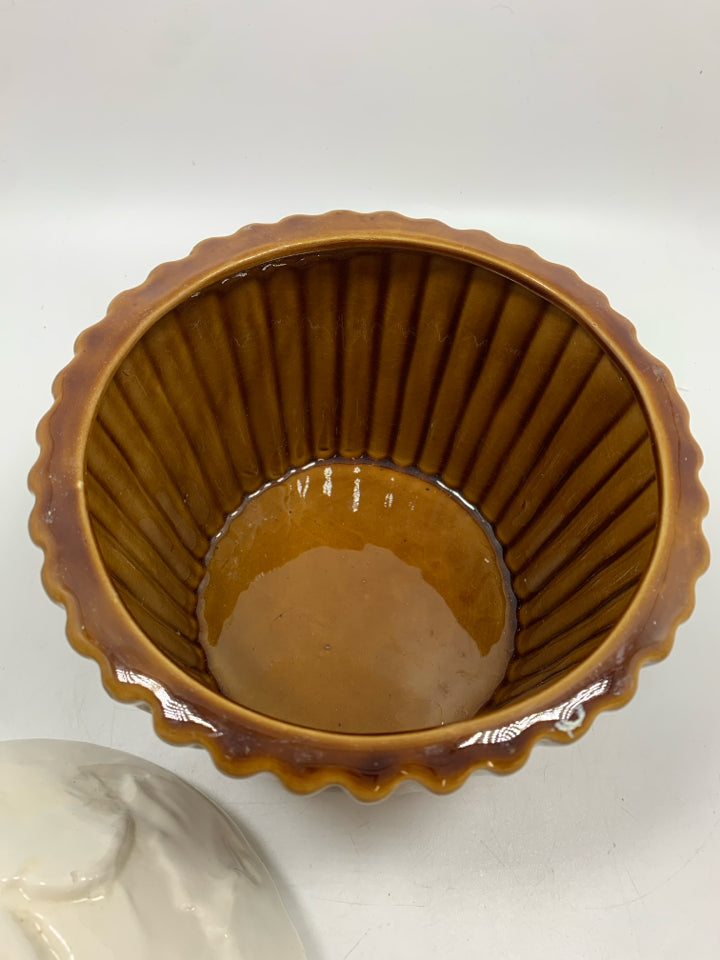 VTG CUPCAKE COOKIE JAR MADE IN USA.