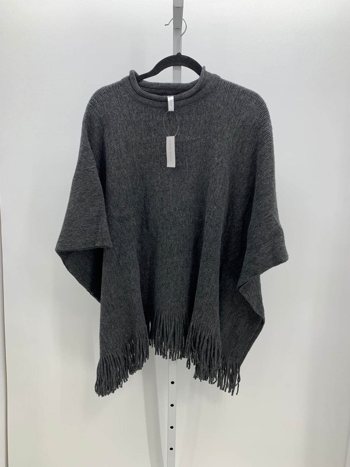 Mia & Tess Size Medium Misses Poncho