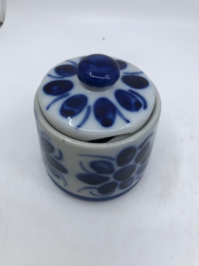 20 PC GREY/BLUE FLOWER DISH SET-SVC 6.
