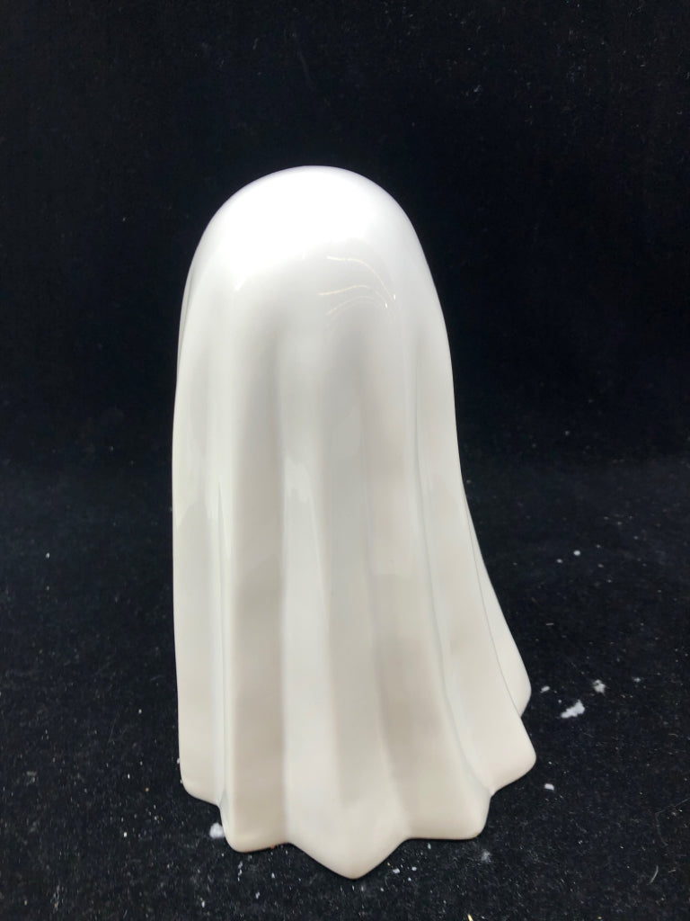 CERAMIC GHOST BLACK EYES SHELF DECOR.