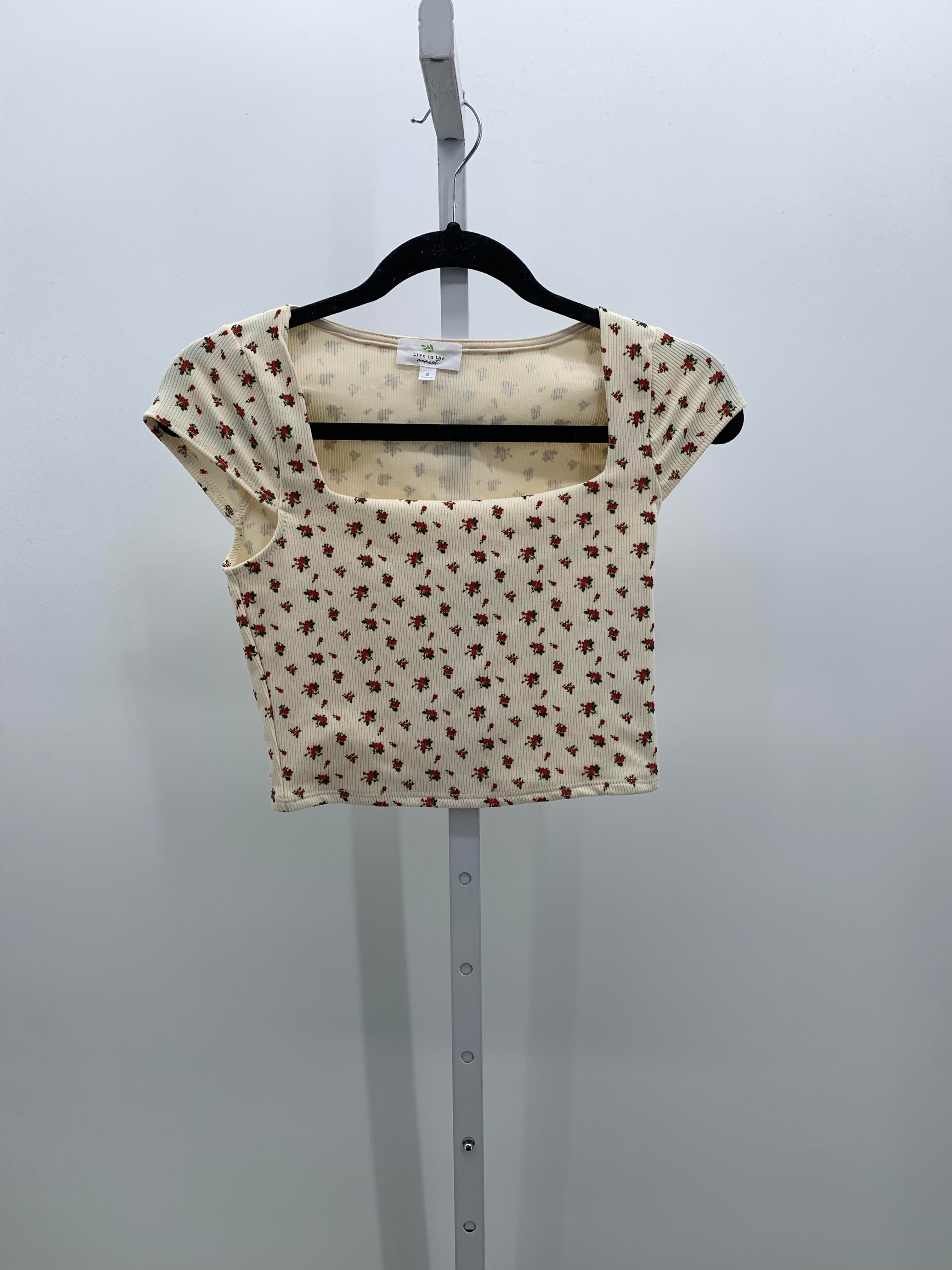 Size Small Juniors Short Sleeve Shirt