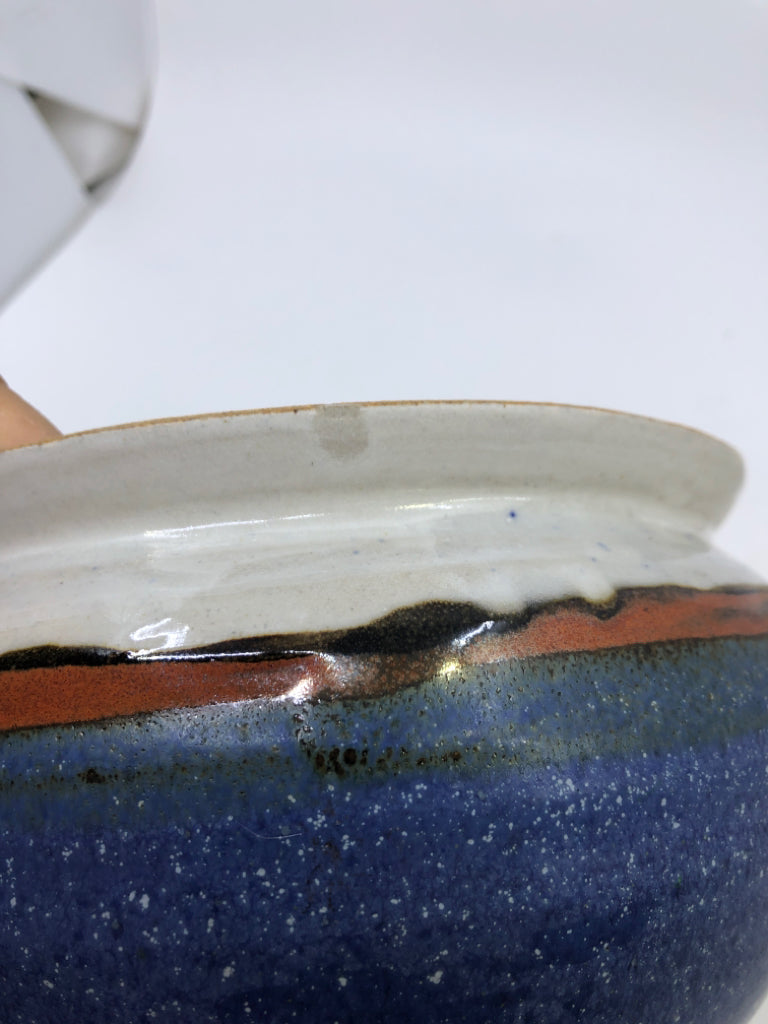ROUND BLUE AND RED POTTERY CANISTER.