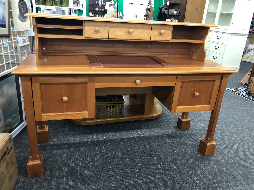 VTG CHERRY WOOD DESK W 5 DRAWERS AND LEATHER DESK PAD.