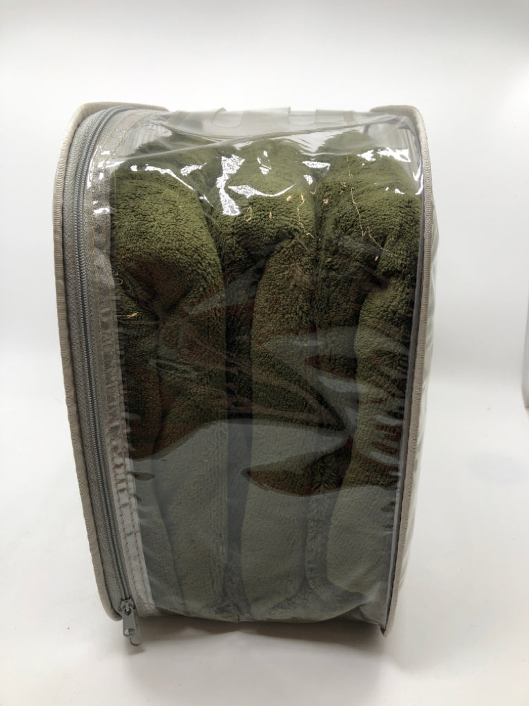 NIP HEATED PLUSH THROW.