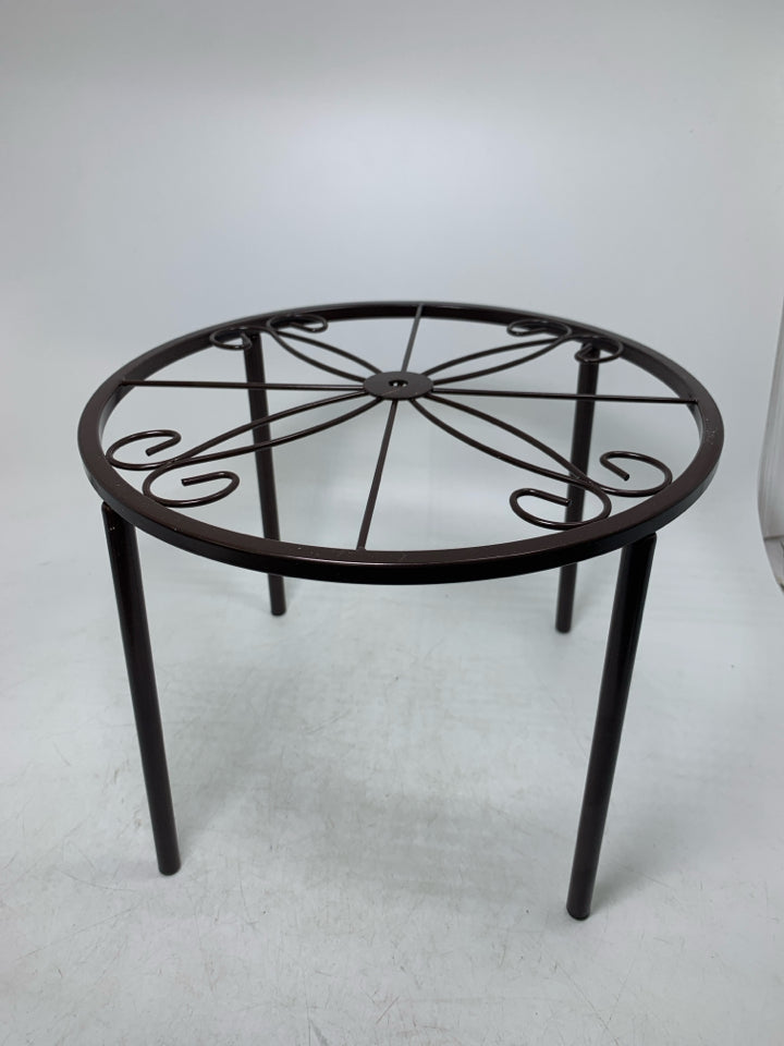 LIGHT WEIGHT METAL PLANT STAND 8 "H X 10 "DIAM