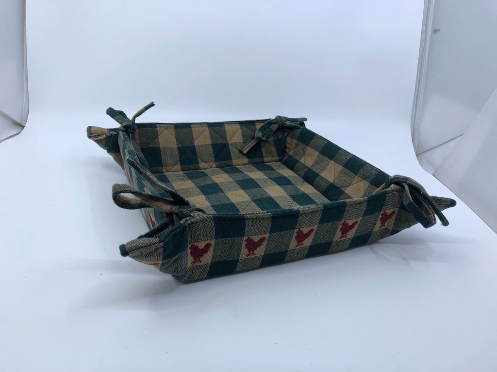 GREEN AND TAN BASKET W ROOSTERS.