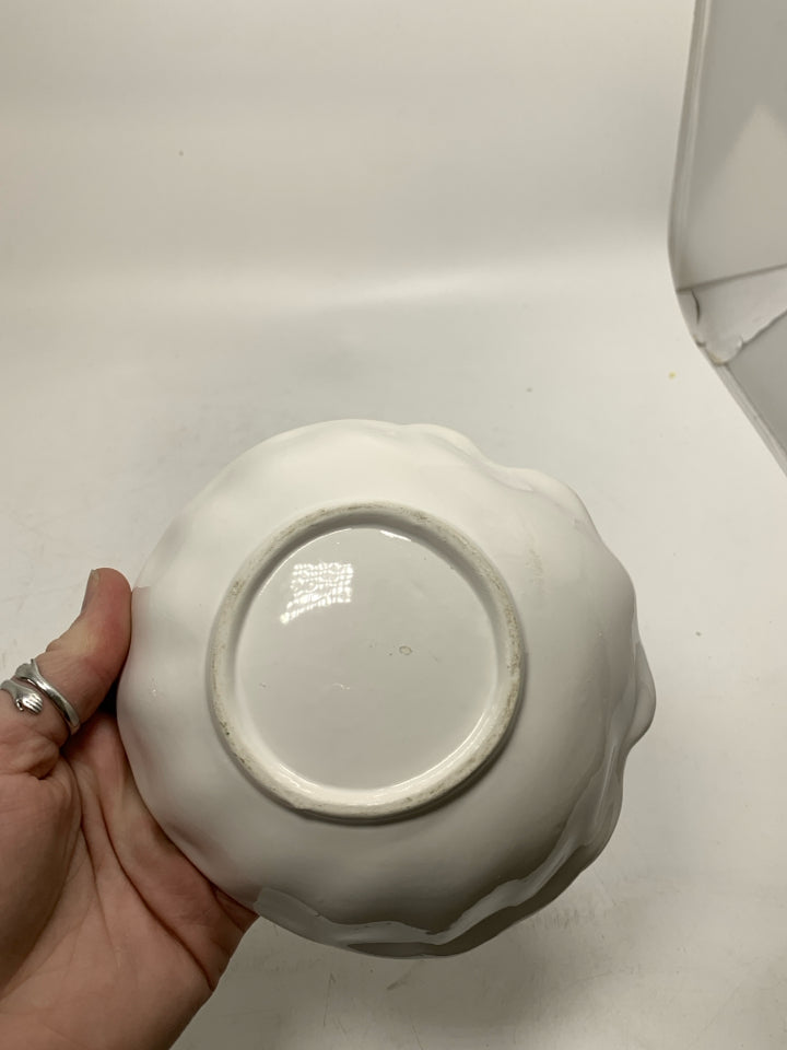 SMALL WHITE BOWL W/ 3D SEA CREATURES.