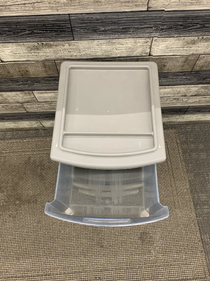 GRAY PLASTIC 3 DRAWER ORGANIZER.