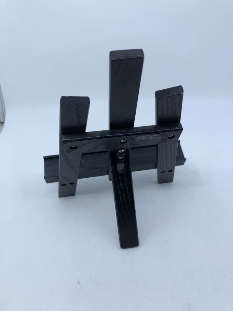 BLACK WOOD COOK BOOK STAND.