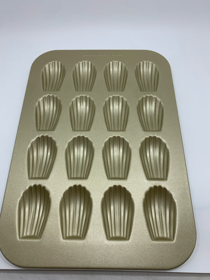 WILLIAMS SONOMA GOLDTOUCH MADELEINE PAN.