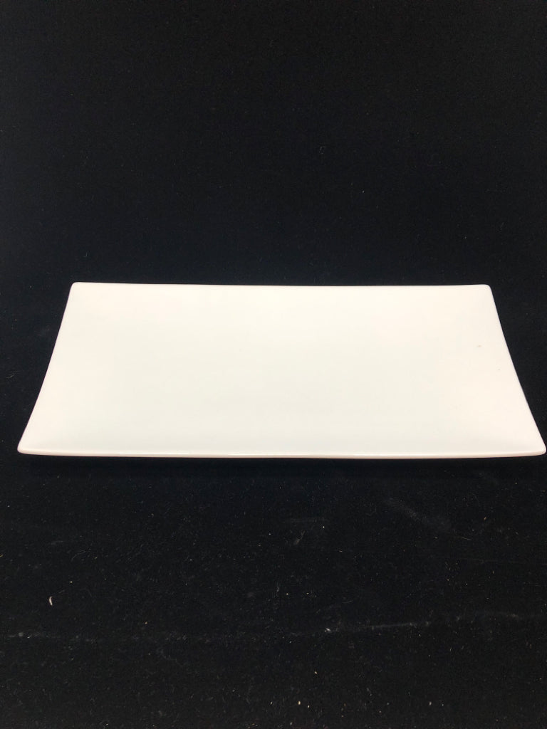 CURVED EDGES PORCELAIN PLATTER.