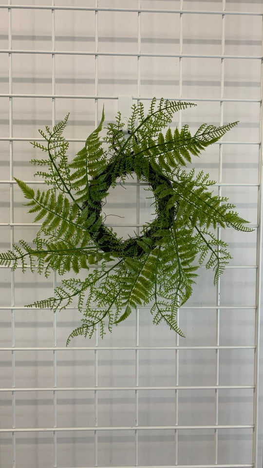FAUX FERN WREATH W/TWIG DESIGN.