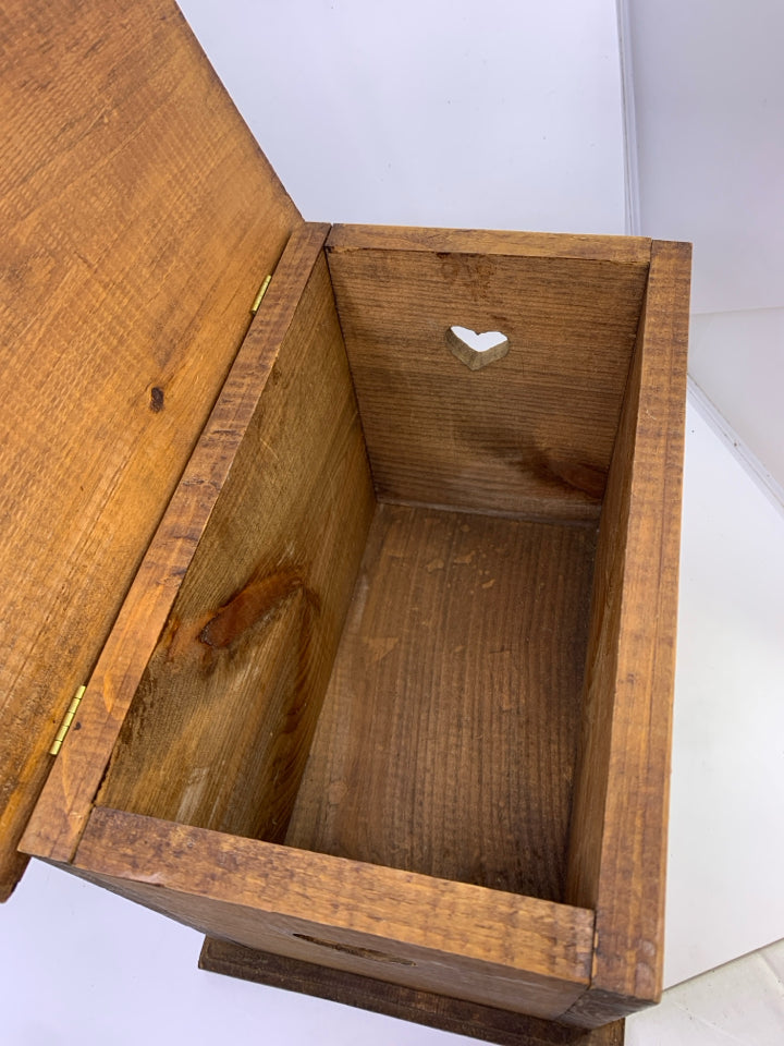 DARK WOOD BREAD/ STORAGE BOX W HEART DETAIL.