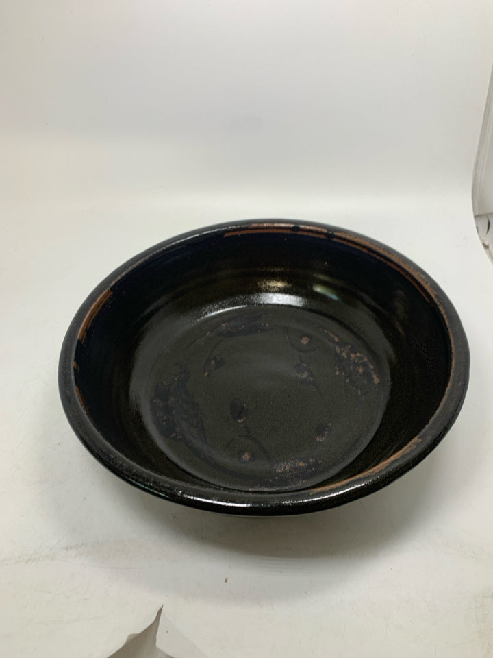 LARGE DARK BROWN DISTRESSED POTTERY BOWL.