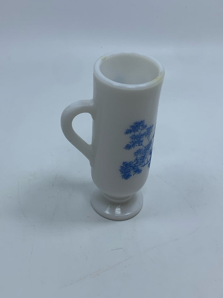VTG BLUE "COURTING COUPLE" AVON MILK GLASS CUP.