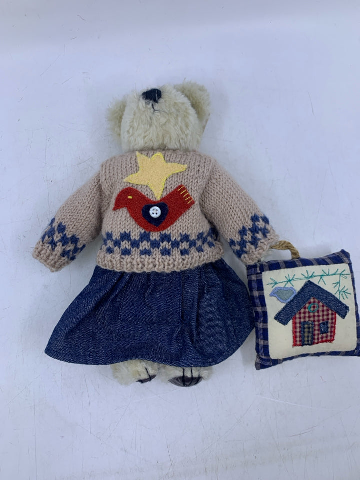 WHITE SHAG BEAR W/ PRIMITIVE STYLE SWEATER DENIM DRESS.