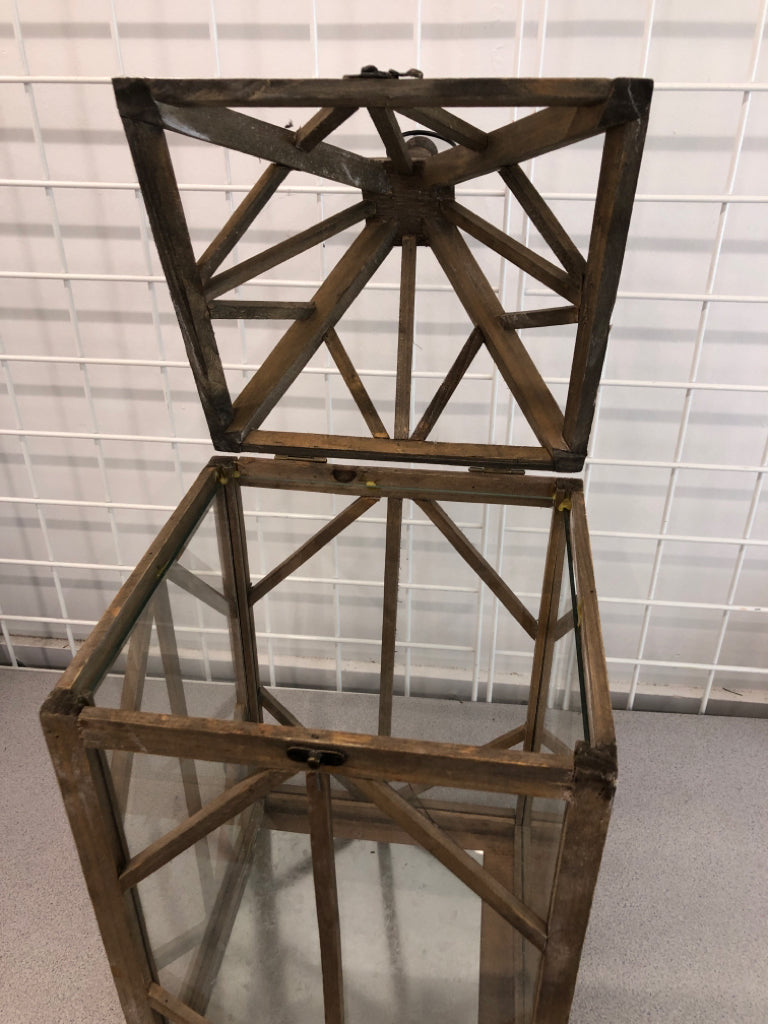 LG WOODEN CANDLE LANTERN.