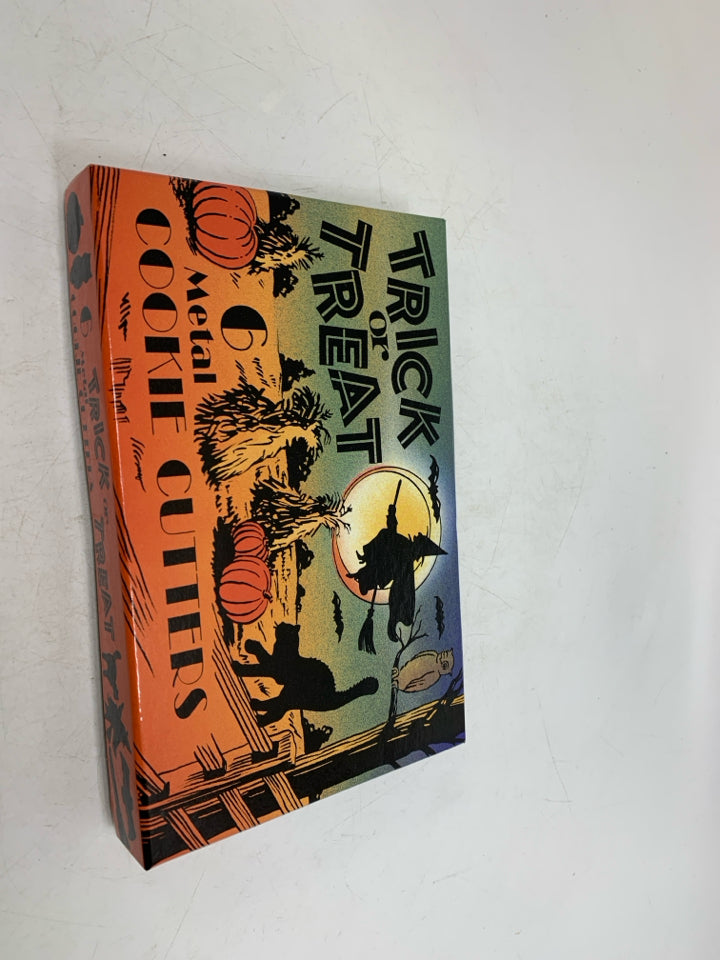 VTG 6 METAL HALLOWEEN THEMED COOKIE CUTTERS.