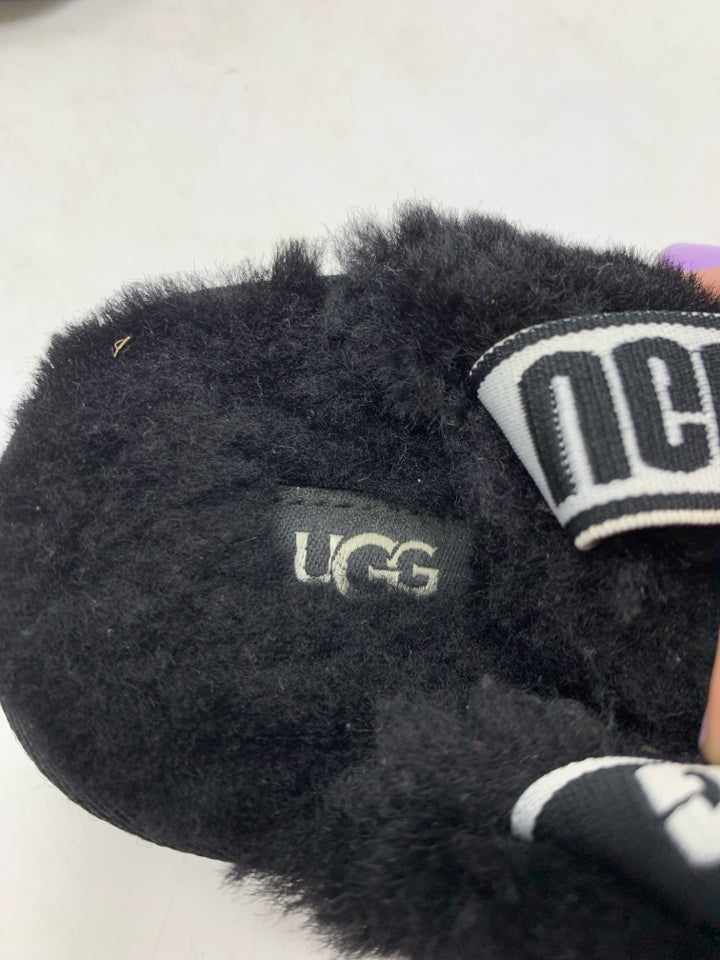 UGG Size 6 Slippers