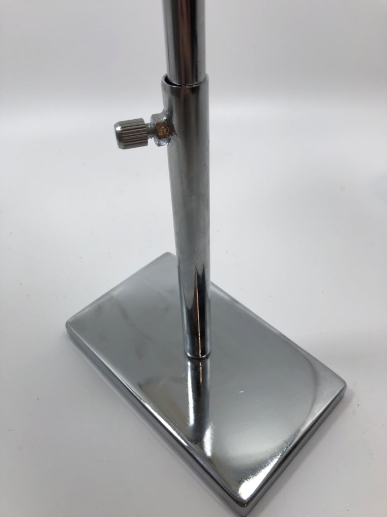 FABRIC/SILVER JEWELRY HOLDER.