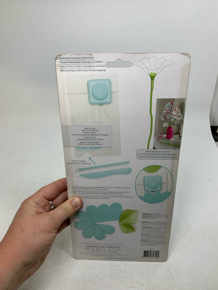 NIP FLOWER PUNCH BOARD.