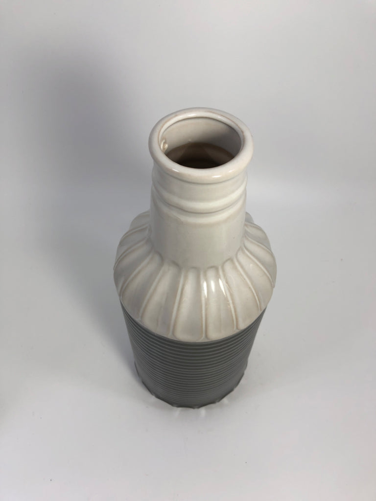 2-TONED GRAY CERAMIC VASE.