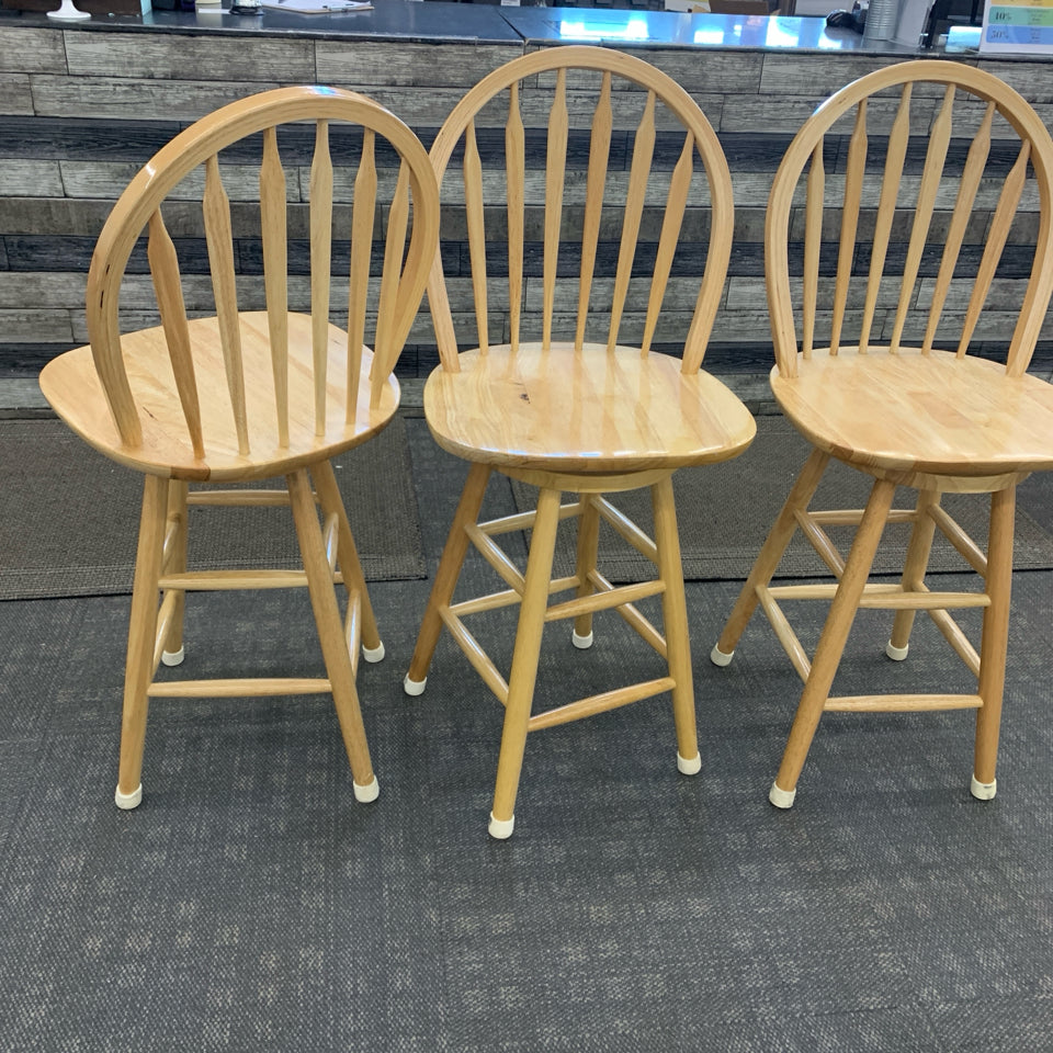 3 WOODEN SWIVEL BAR STOOLS.