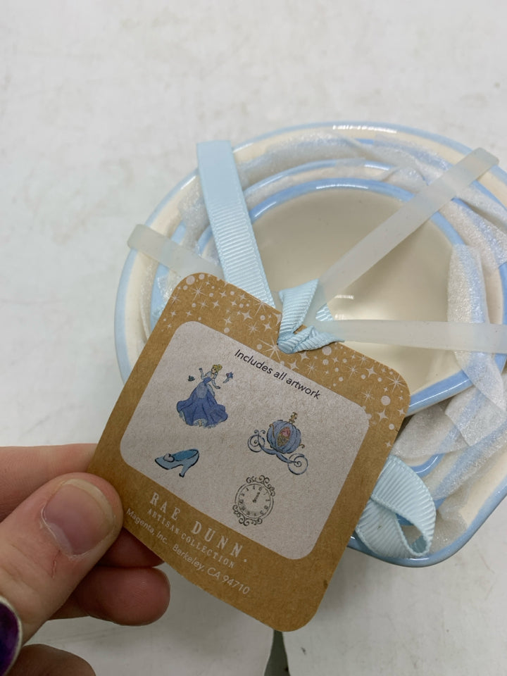 NIP 4 DISNEY CINDERELLA MEASURING CUP NESTING.