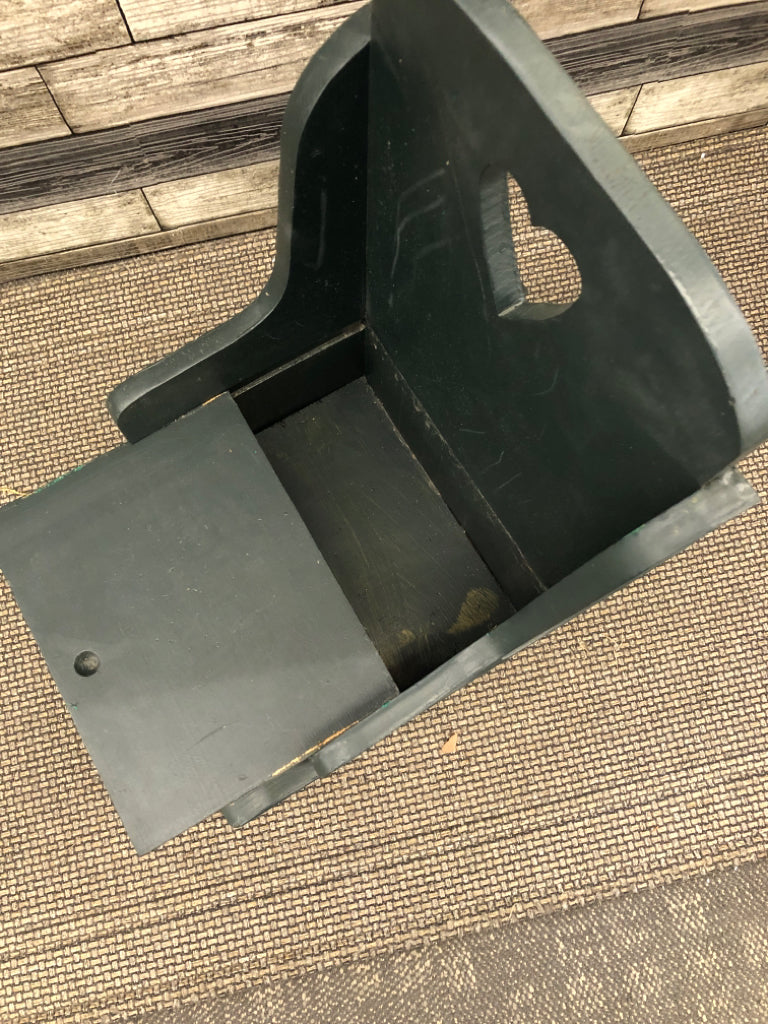 SMALL GREEN DECORTIVE ROCKING CHAIR.