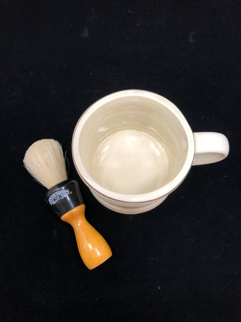 VTG FRANKLIN TOILETRY CO BARBERSHOP SHAVING MUH W/BRUSH.